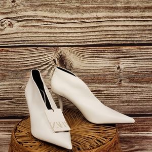 Zara heeled white leather uppers ankle boots NWT
